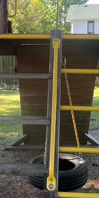Walkway before pressure washing